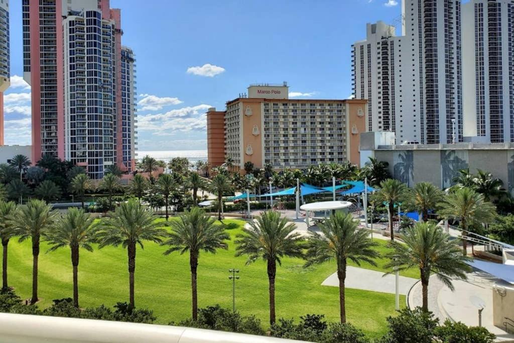 Beautiful Apartment Steps Away From The Beach Miami Beach Buitenkant foto
