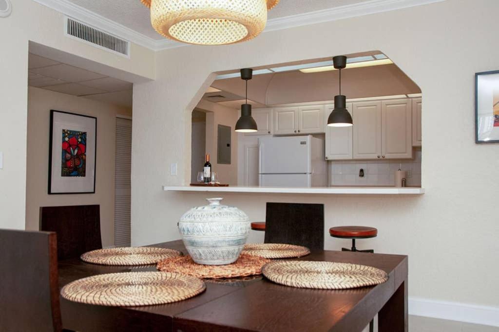 Beautiful Apartment Steps Away From The Beach Miami Beach Buitenkant foto