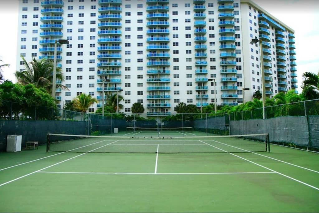 Beautiful Apartment Steps Away From The Beach Miami Beach Buitenkant foto